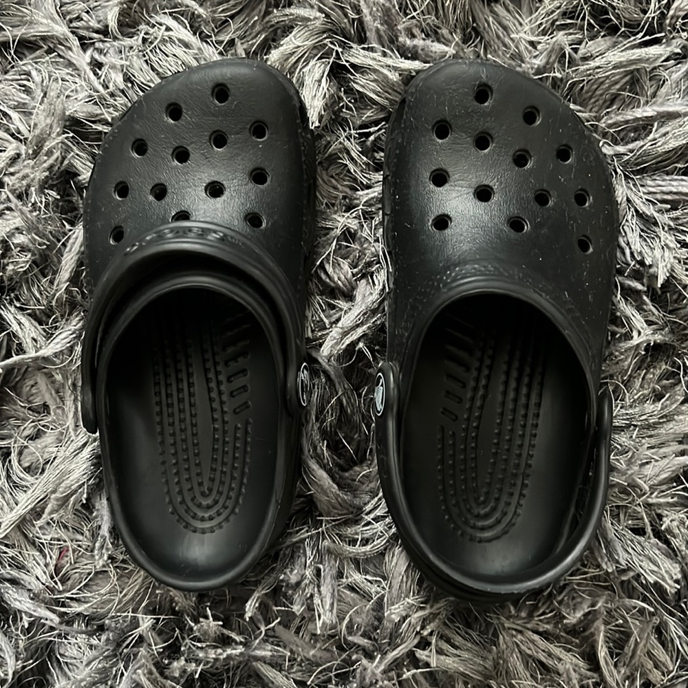 CROCS